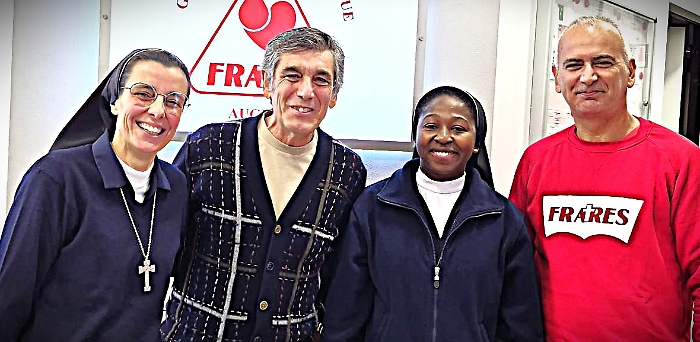 Le suore di Sant'Anna e la Comunit&agrave; Alloggio Oreb: in campo per raccogliere fondi