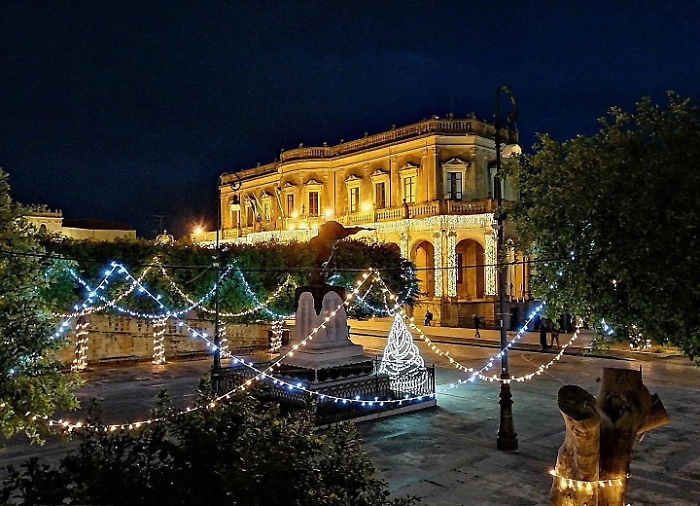 Emozione, bellezza e magia: Noto apre il suo cuore