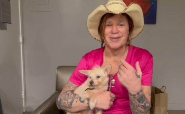  Mickey Rourke sconfessa la raccolta fondi in suo favore: &laquo;Non ho bisogno di carit&agrave;&raquo; VD