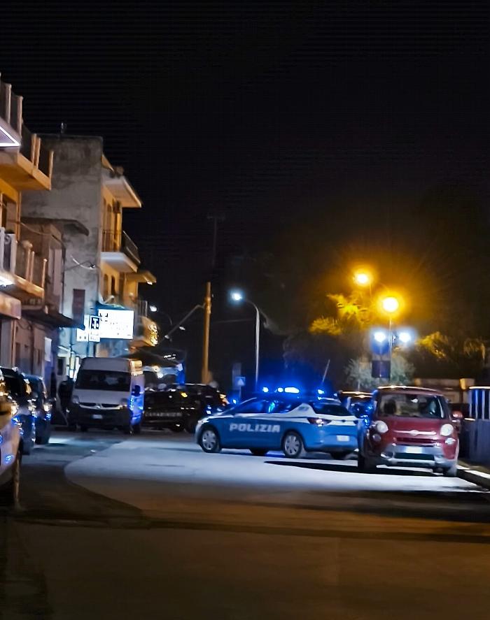 Blitz interforze ad Acate, scappano i migranti irregolari