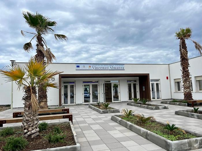 Pantelleria, plesso 'Santa Chiara' dell'istituto 'Vincenzo Almanza' al freddo: riscaldamenti fermi e scontro politico