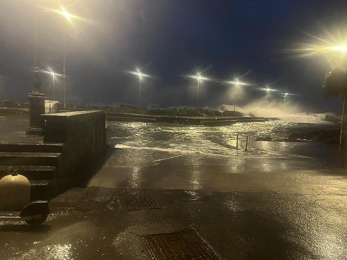 "Harry" pronto a scatenarsi: la citt&agrave; si blinda ma il mare fa paura