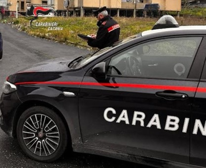 Aggredita in casa a Biancavilla: arrestato il marito per tentato omicidio