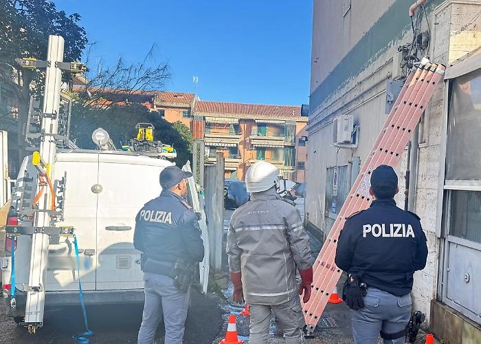 Controlli a San Cristoforo: scoperti contatori manomessi e titolari denunciati per furto di energia elettrica