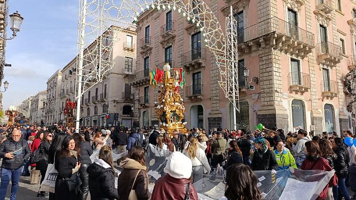 La Festa di Sant'Agata tra fede, devozione e pagine social: Galvagno e La Rosa all'Offerta della Cera