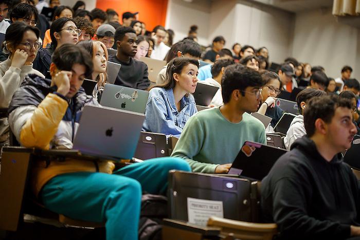 Google punta su Catania: l'ateneo siciliano tra i quattro poli nazionali per la ricerca sull'intelligenza artificiale