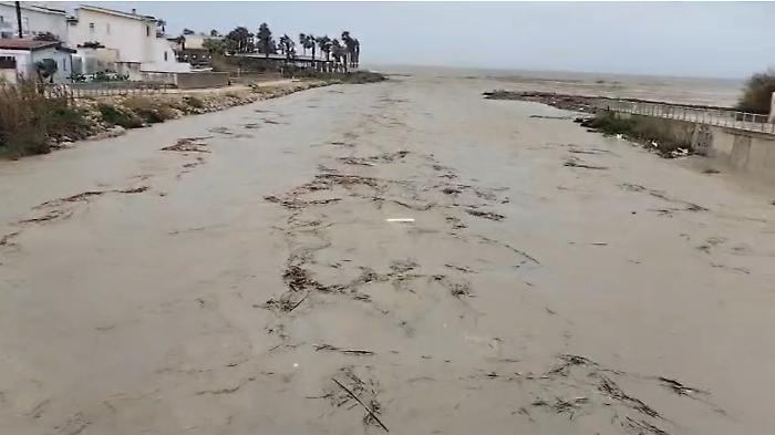 Il fiume Akragas in piena supera la soglia di guardia, allerta del sindaco Miccich&egrave;: cosa fare e zone a rischio