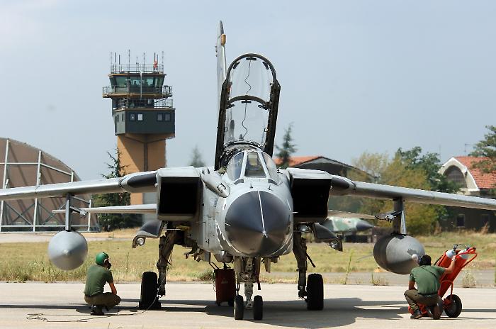 &laquo;Spariti 2.500 pezzi di Tornando e C-130 per un valore di 17 milioni finiti in Sudamerica&raquo;, indagati generali e imprenditori