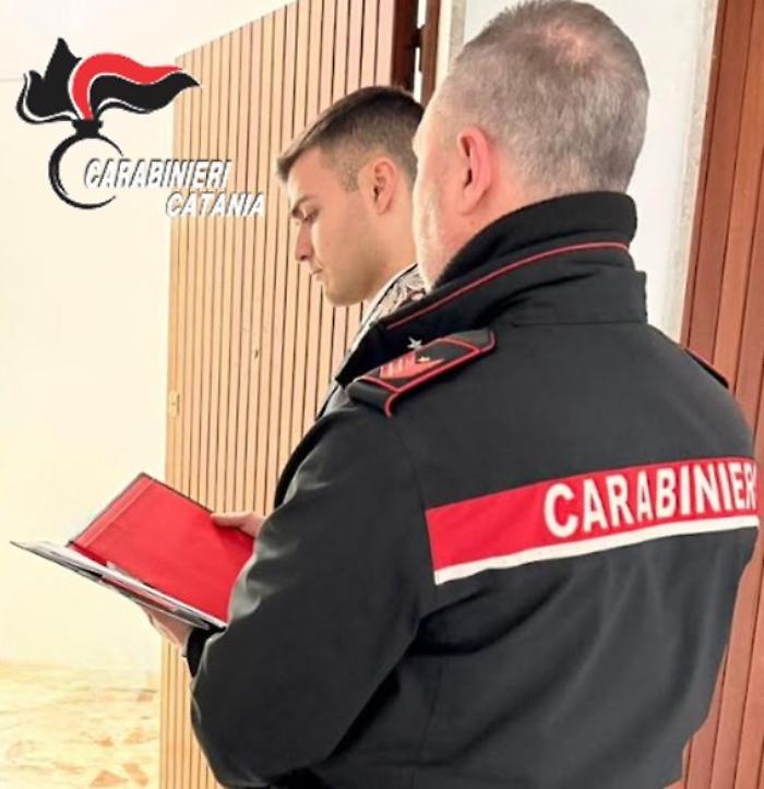 Sequestro di persona, intimidazioni e finti posti di lavoro: due arresti per estorsione con il metodo mafioso