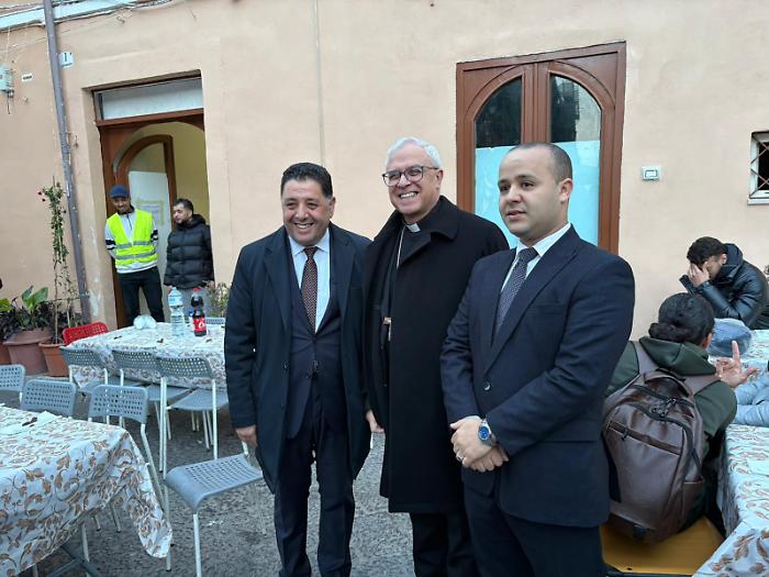 &laquo;Il popolo italiano ripudia la guerra&raquo;: le parole dell'arcivescovo di Catania in Moschea