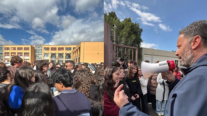 Acireale: crolli, muffa e infiltrazioni al liceo "Gulli e Pennisi", scatta la protesta degli studenti