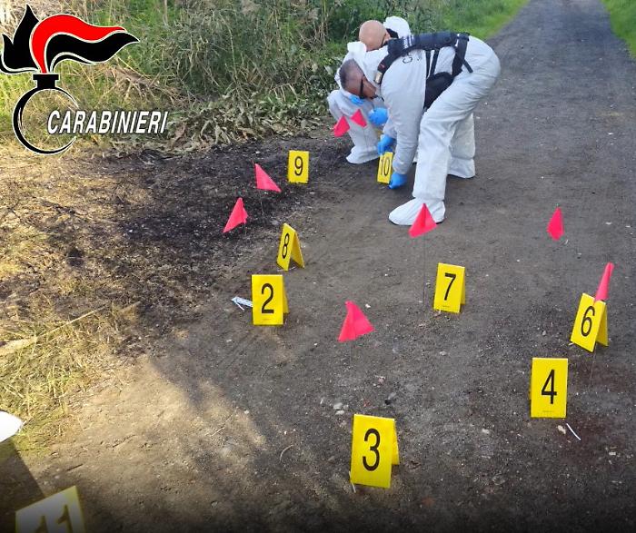 Il mosaico degli indizi del delitto di Privitera: la collanina e il bossolo calibro 12