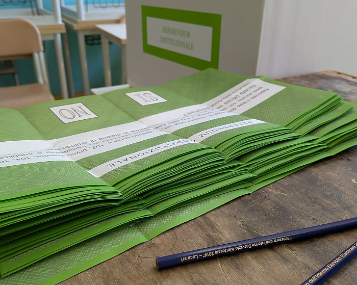 &laquo;Due pec e un esposto in procura: un'Odissea per votare&raquo;: la sua scheda inviata all'estero, ma lui &egrave; un cervello "rientrato"