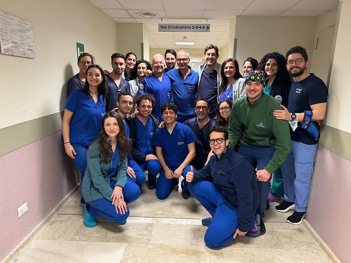 Intervento chirurgico pioneristico a Catania: nuove valvole mitraliche impiantate senza bisturi