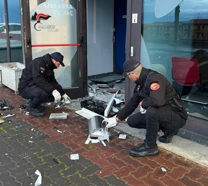 Assalto al bancomat: il colpo per&ograve; fallisce, uno della banda preso dopo un inseguimento