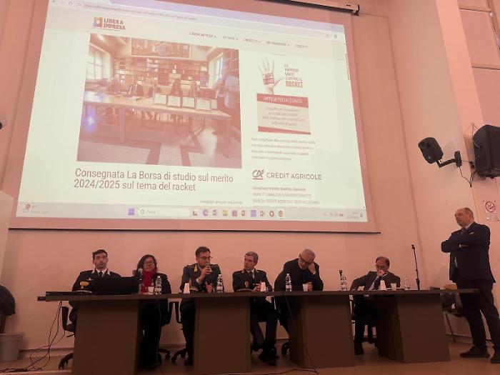 La scuola fa muro contro pizzo e usura: al liceo Verga di Adrano presentata la borsa di studio antiracket