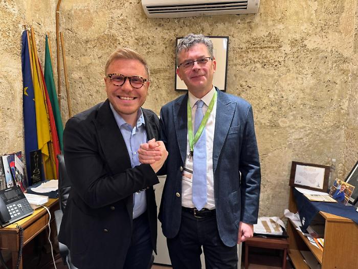 Elezioni amministrative a Termini Imerese: Ismaele La Vardera sostiene Nicola Mendolia a sindaco con il simbolo "Controcorrente"