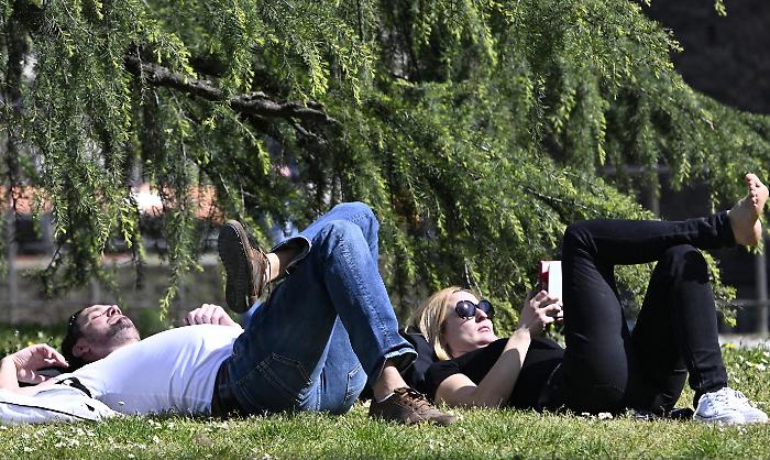Sole e caldo con picchi fino a 30&deg;C,  nel weekend ma il colpo di coda &egrave; dietro l'angolo