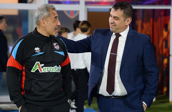 Il Catania lotta ma non va oltre il pari. I tifosi contestano: &laquo;Se restiamo in C vi facciamo un c... cos&igrave;&raquo;