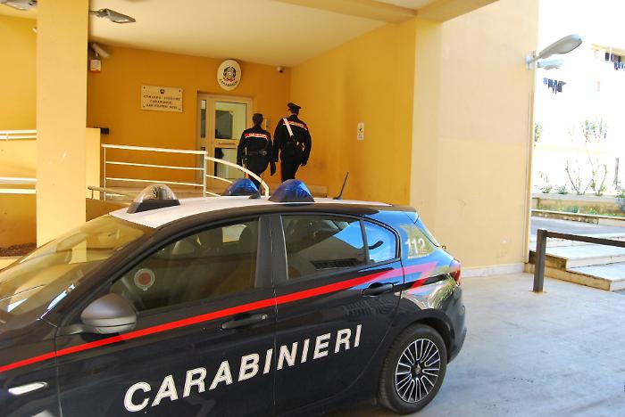 Spaccata all'Expert di Terrasini, blitz dei carabinieri allo Zen: ritrovata parte della refurtiva da 30 mila euro