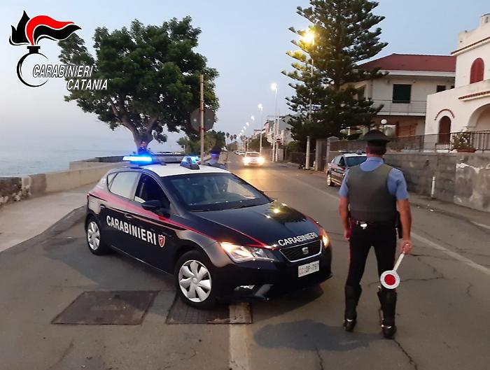 Giarre, inseguimento a folle velocit&agrave; dopo che uno scooter scappa al controllo dei carabinieri