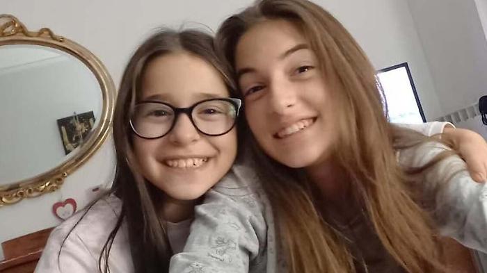 Fuga nella notte o piano premeditato? Il fermaglio rosso che cambia le indagini sul caso delle sorelline sparite 