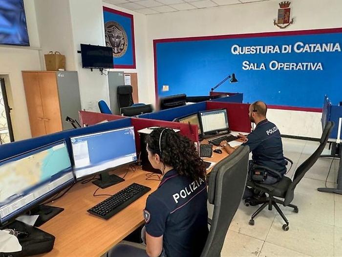 Violenta lite in strada a Catania tra fidanzati con graffi ed ecchimosi per la donna: 30enne arrestato