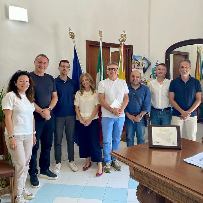 Favignana, laboratorio per un turismo sostenibile: architetti e istituzioni progettano il futuro del centro storico