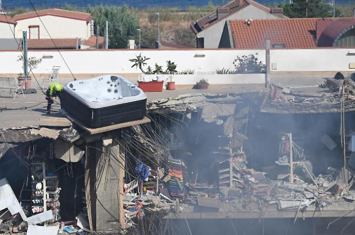 Crollo della palazzina a Messina, recuperato il corpo di Alessandra: ci sono tre indagati per omicidio e disastro colposo 