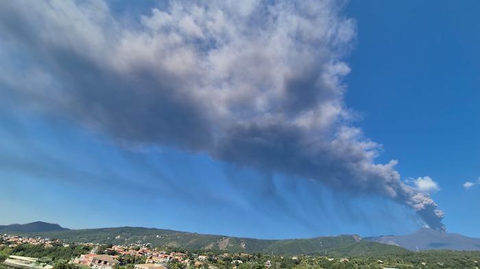 Etna, debole emissione di cenere: verso la fine delle attivit&agrave;? In 10 giorni emessi fino a 7,6 milioni di metri cubi di lava