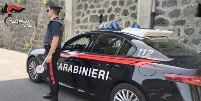 Fermato in auto a Bronte si spaccia per il fratello: denunciato per sostituzione di persona