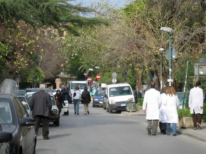 «Traffico in tilt al Policlinico Difficile trasportare i pazienti»