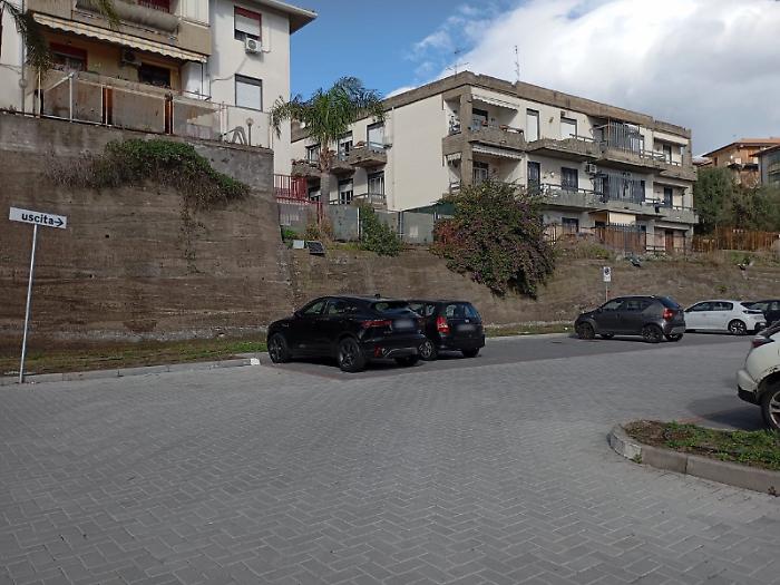 Omaggio a Marcella Bella: le sue "Montagne verdi" diventano un murale