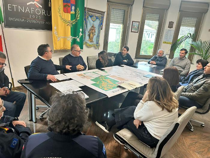 Ragalna, altre 2 famiglie costrette a lasciare casa. E il campanile &egrave; a rischio