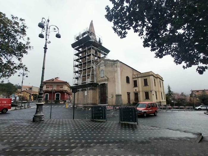 Si comincer&agrave; con la demolizione della cuspide