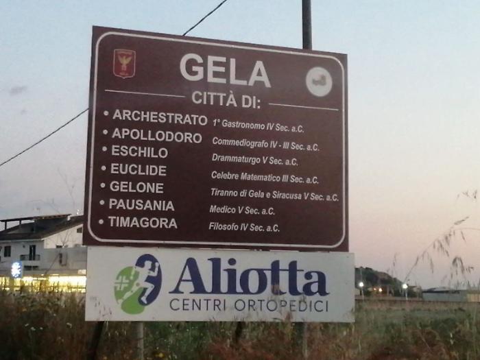 Dai nuovi tabelloni turistici alla toponomastica sgangherata