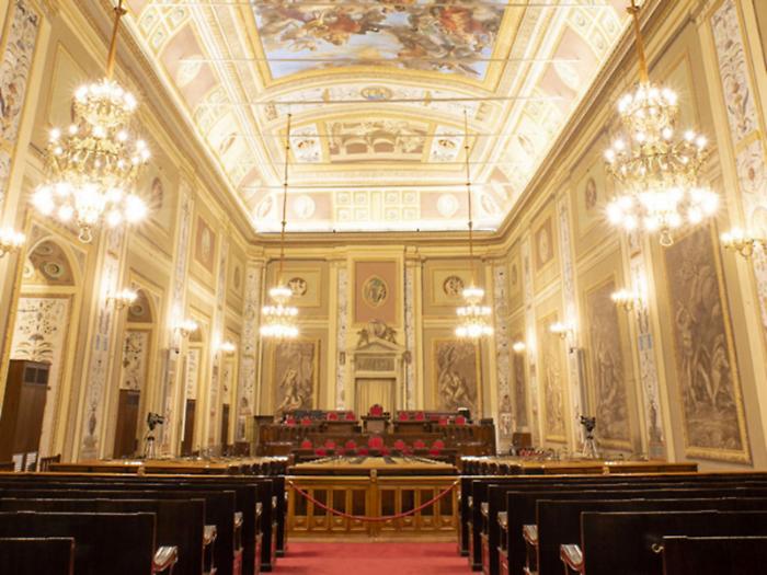 Il blocca-assunzioni alla Regione siciliana? Non &egrave; in vigore. Cos&igrave; fioccano i concorsi &ldquo;last minute&rdquo;