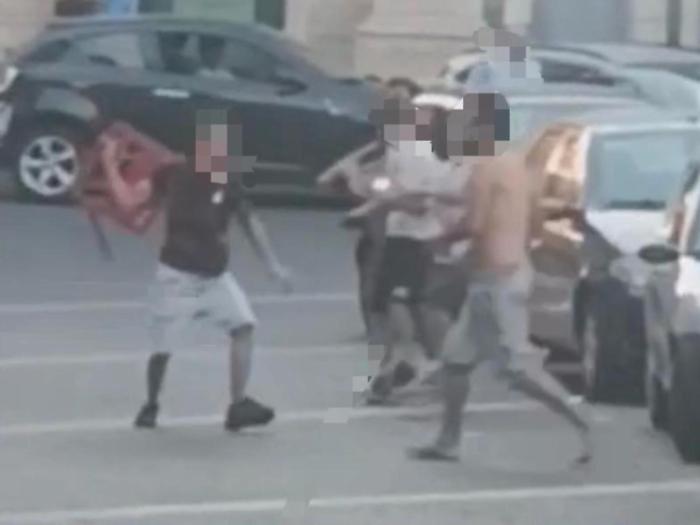 Botte da orbi in piazza Spedalieri: quattro tunisini denunciati dai Cc