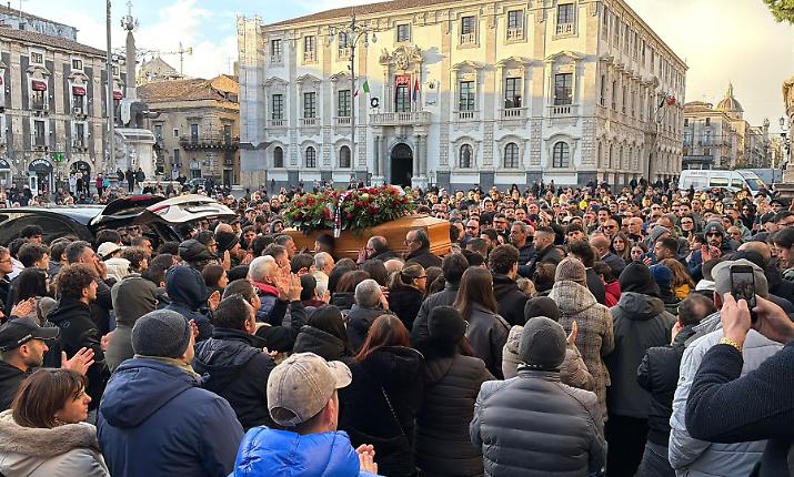 L'ultimo applauso di Catania a Orazio Russo: &laquo;Resterai il nostro campione&raquo; VIDEO