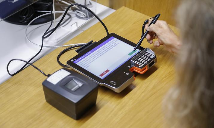 Pensione bloccata ad un80enne dopo una procedura di recupero credito del figlio: il legale diffida le Poste