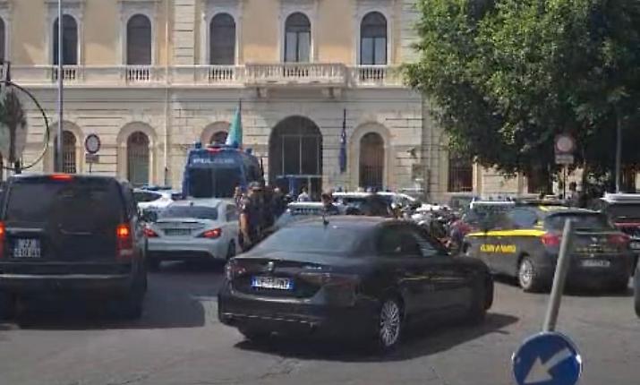 Disordini a piazza Lanza, attivato un imponente dispositivo di sicurezza delle forze dell'ordine