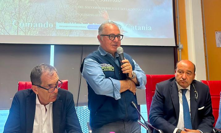 Incendi in provincia di Catania: vertice a San Giovanni La Punta per nuove strategie di prevenzione