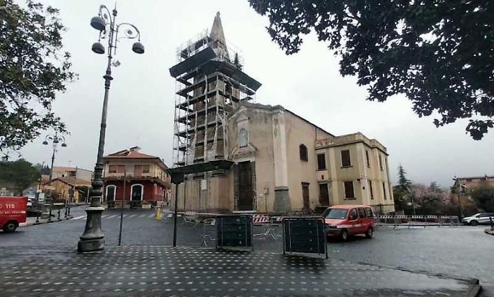 Si comincer&agrave; con la demolizione della cuspide